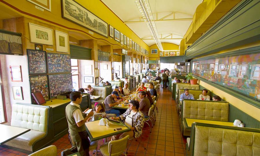 En operaci&oacute;n, 80 por ciento de restaurantes en la capital
