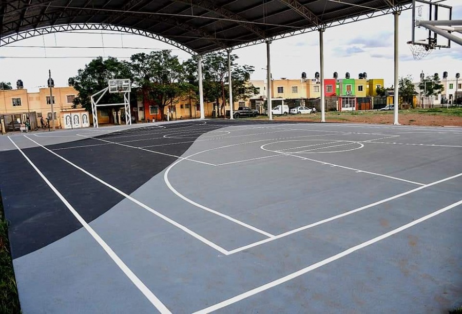 Supervisan canchas deportivas en Tierra y Libertad