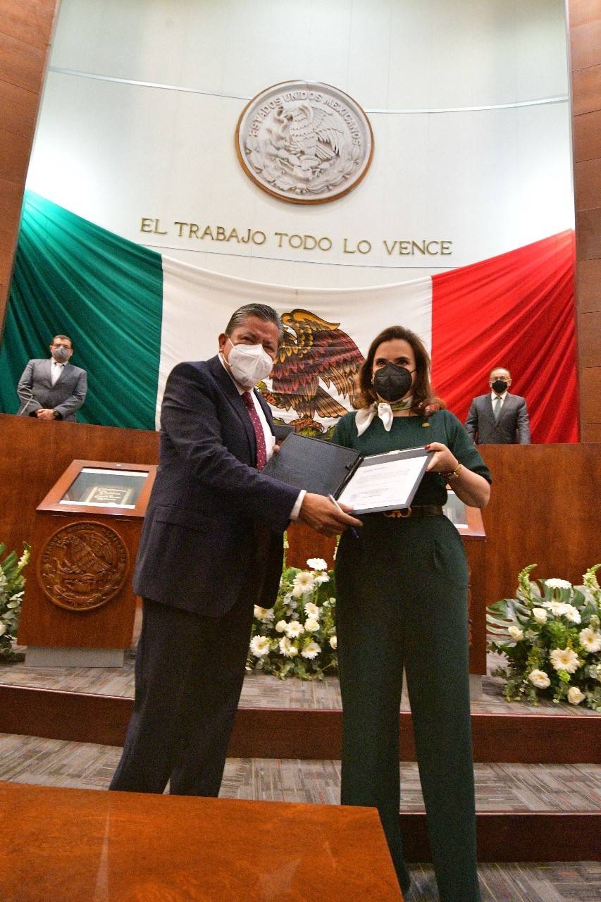 La LXIII Legislatura entrega el Bando Solemne al gobernador electo David Monreal Ávila