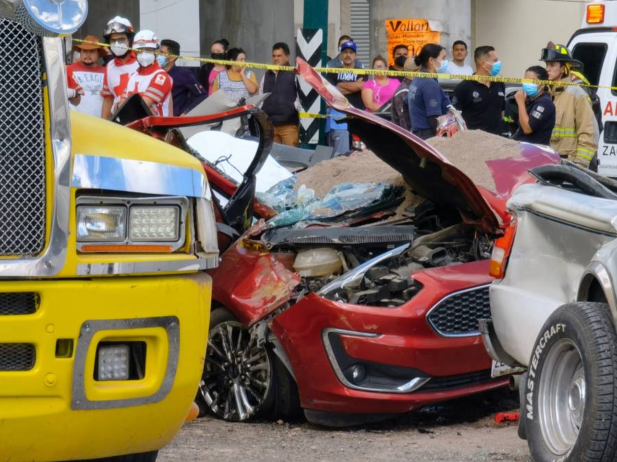 Muere mujer en accidente; hay una menor lesionada