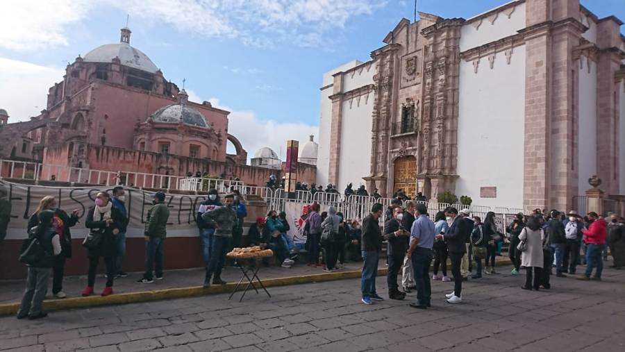 Planean legisladores madruguete a Ley Issstezac