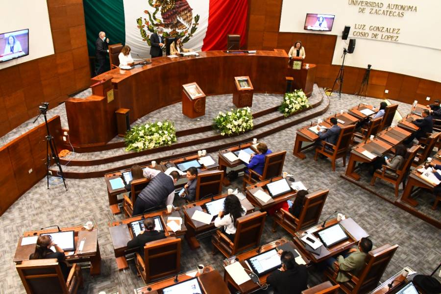Reclaman categorización laboral de ex titular educativa
