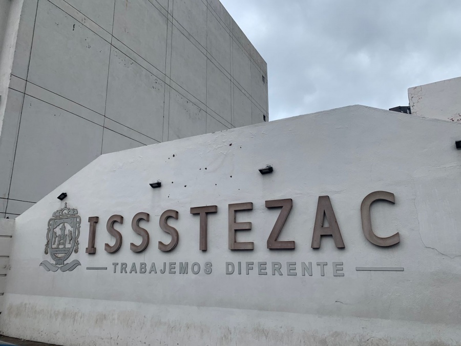 Trabajadores y jubilados de Issstezac, sin quincena a&uacute;n