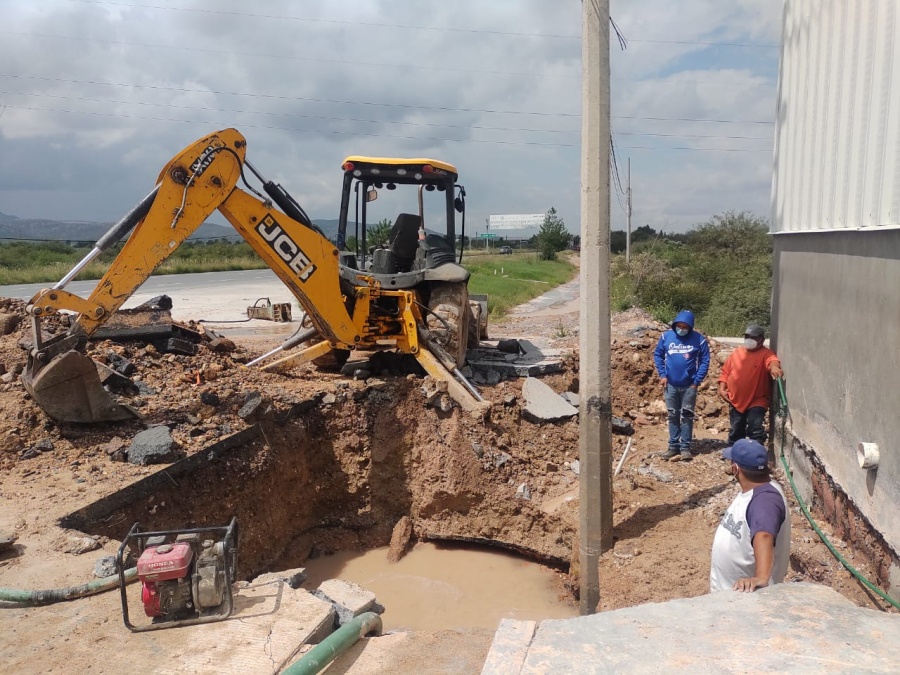 Detectan fuga en sistema de agua