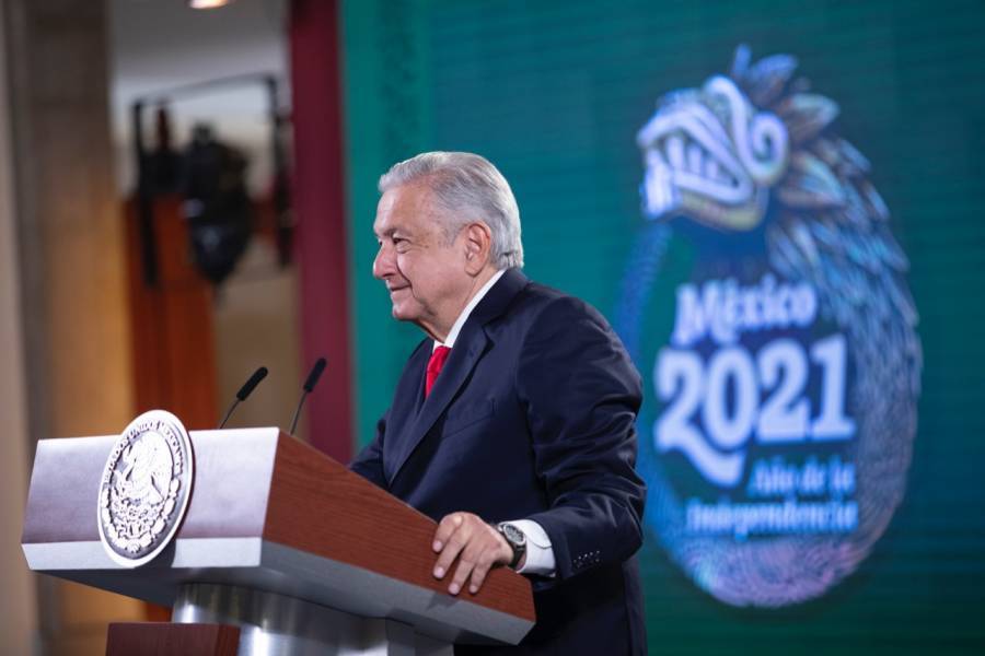 AMLO declina hablar sobre S&aacute;nchez Cordero-Monreal