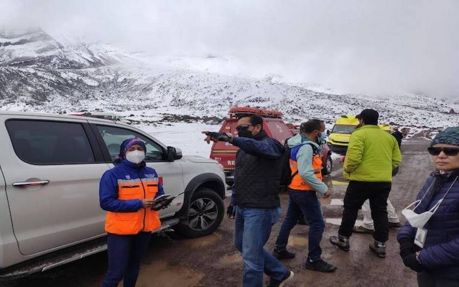 Alud en volc&aacute;n de Ecuador deja al menos cuatro muertos y un herido