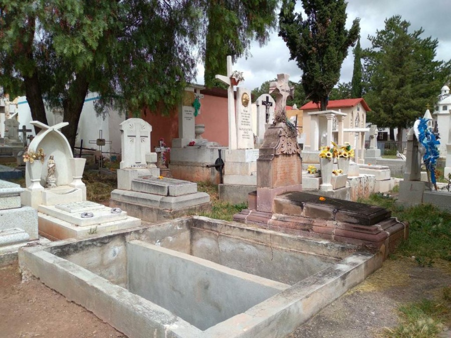 Incrementan precio a inhumaciones