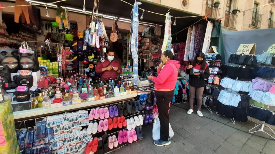 Pese a &Oacute;micron y desempleo, aumentan ventas