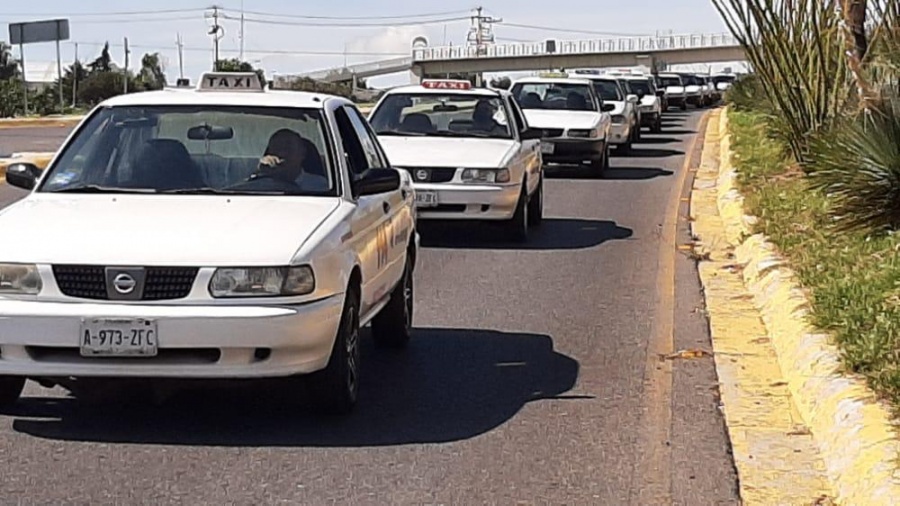 Se quejan taxistas de abandono ante ola de violencia