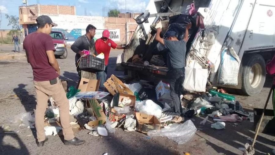 Tianguis dominical produce 8 toneladas de basura
