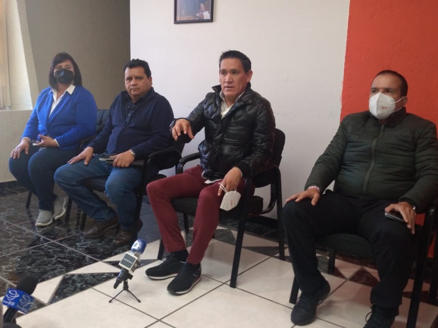 Inicia pago rezagado de maestros
