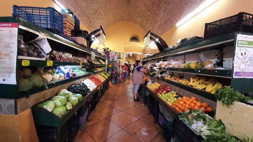 Se quejan comerciantes de compras cada vez más caras