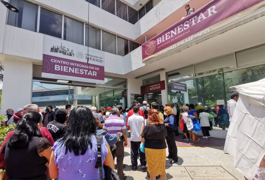 Por consulta de Revocaci&oacute;n de Mandato, Bienestar adelant&oacute; pensiones