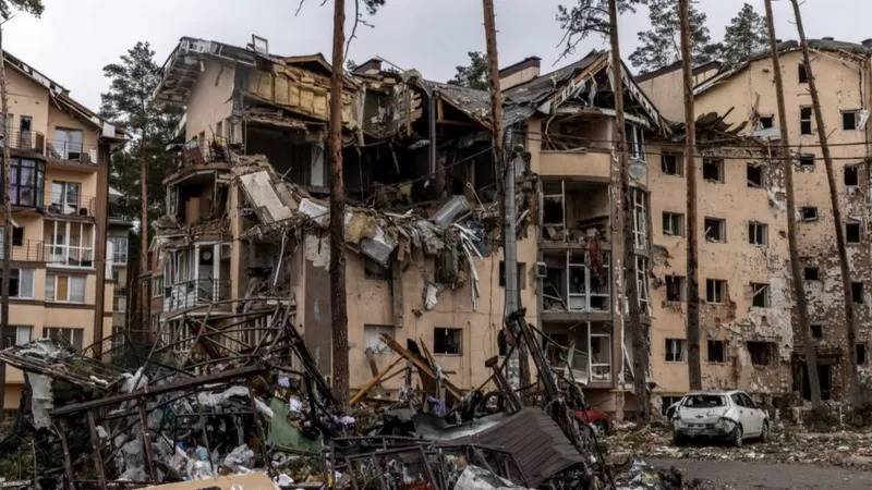 Una ni&ntilde;a muere deshidratada en Ucrania en las ruinas de una casa bombardeada