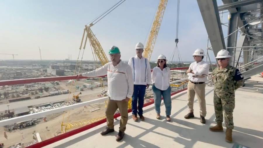 En M&eacute;xico se vende gasolina m&aacute;s barata que en EU, “es un orgullo”, dice AMLO