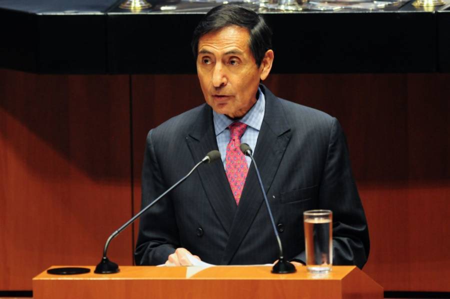 “No les haga caso”, responde Ram&iacute;rez de la O sobre rumores de su renuncia