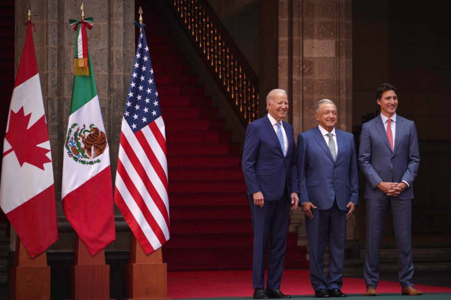 Ingresa Biden a Palacio Nacional; comienza reunión trilateral