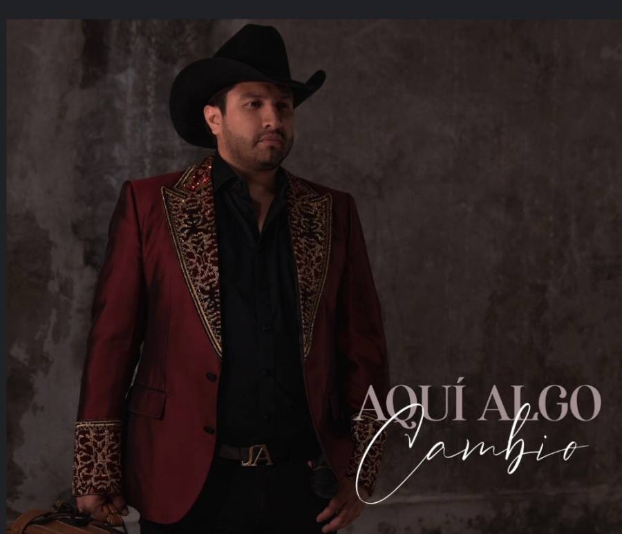 Juli&oacute;n &Aacute;lvarez  expone la infelicidad en la pareja y canta “Aqu&iacute; Algo Cambi&oacute;”