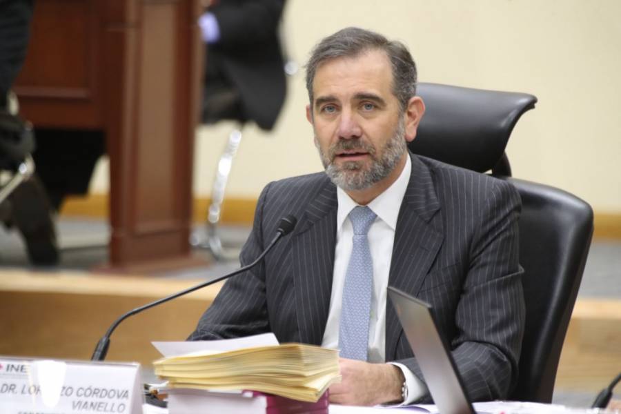 Lorenzo Córdova traiciona a la democracia con demagogia y mentiras