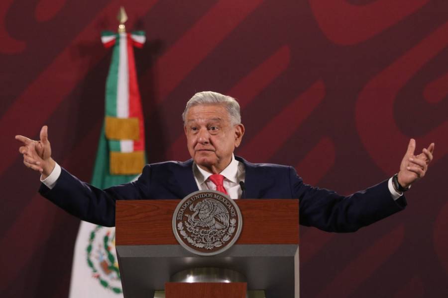 AMLO hablar&aacute; con Musk; no le permitir&aacute; instalar planta de Tesla en Monterrey
