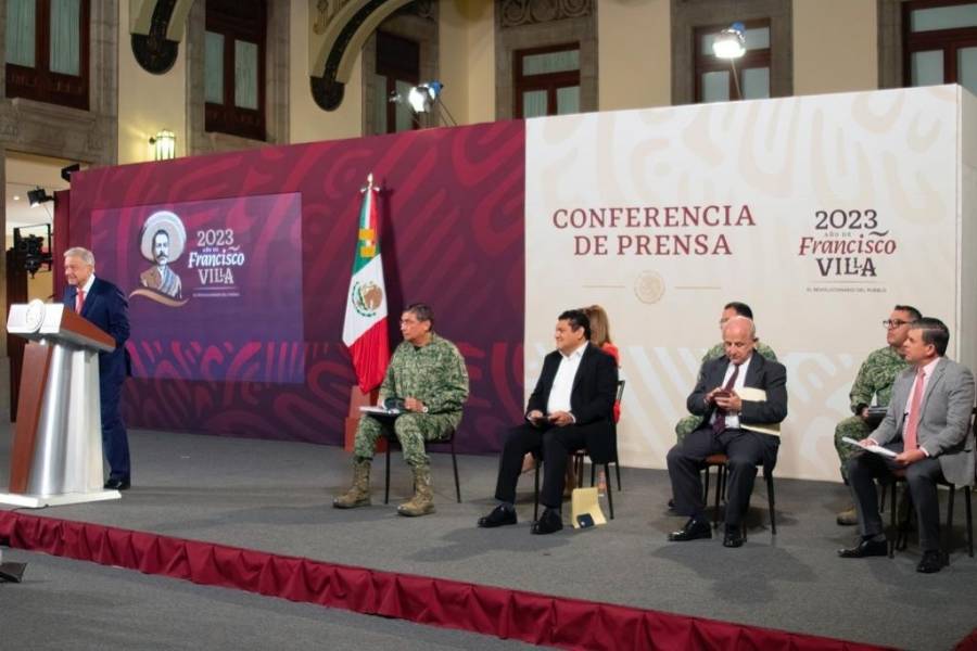 AMLO ironiza ante marcha: Hubo saldo blanco, pero se incrementó robo de carteras en el Zócalo
