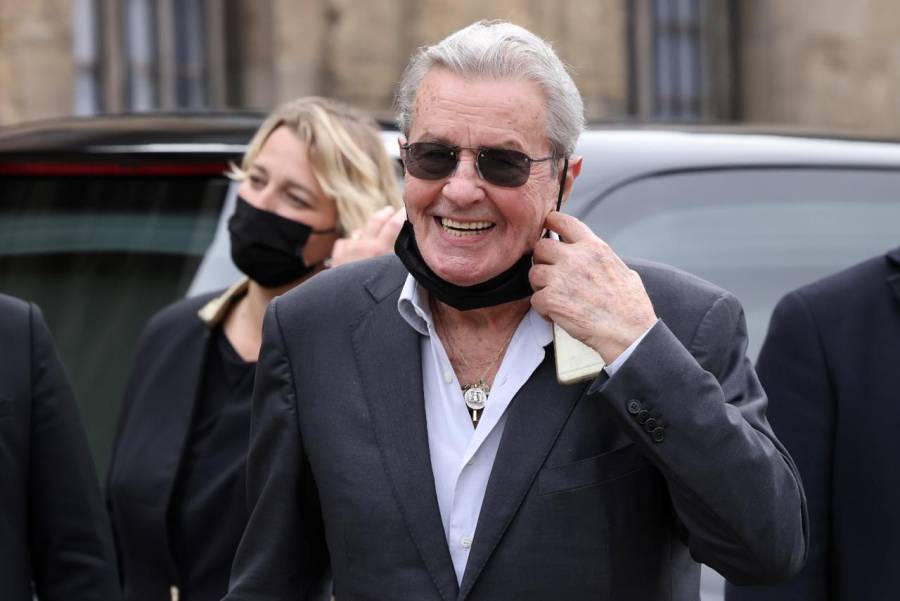 Sale a subasta una colecci&oacute;n de arte del actor franc&eacute;s Alain Delon