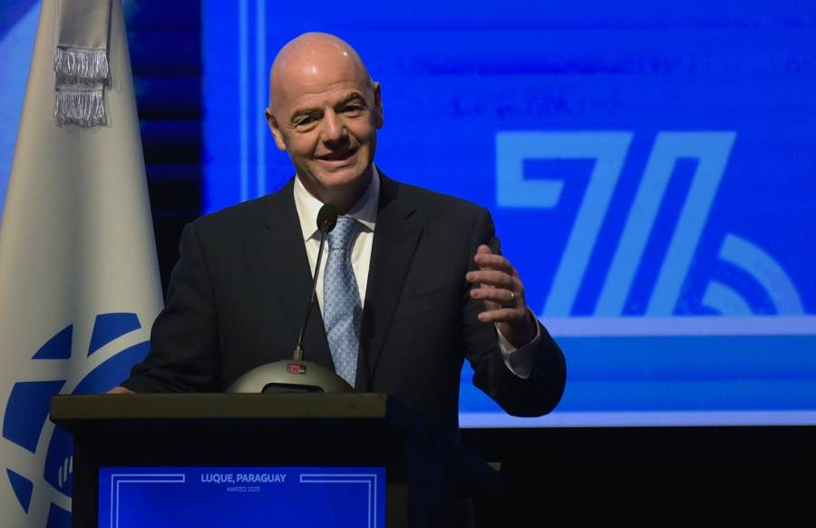 Infantino condena la violencia del Feyenoord-Ajax