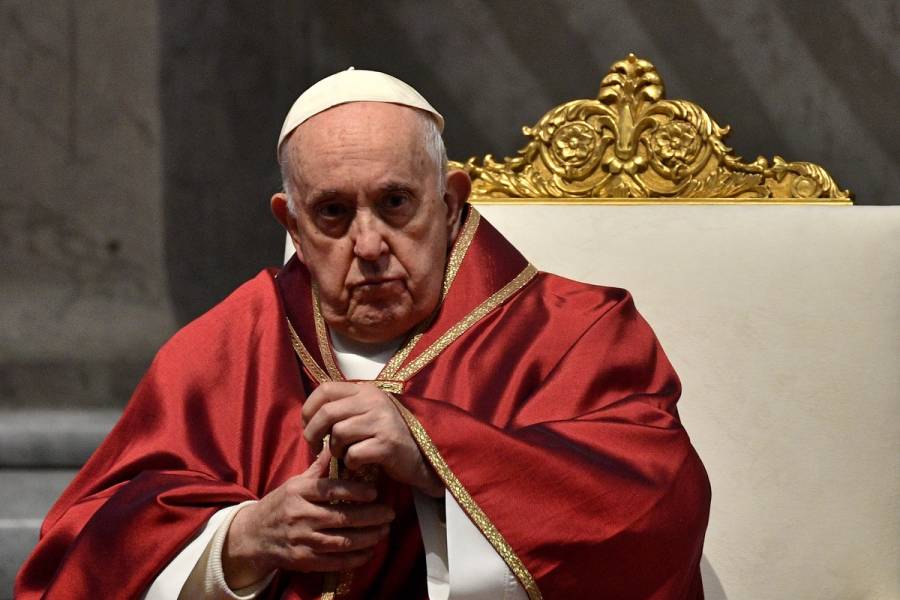 El papa Francisco cancela su presencia en el V&iacute;a Crucis de Roma debido al fr&iacute;o