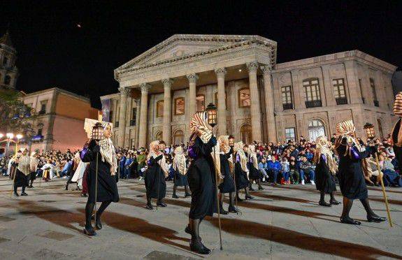 Procesi&oacute;n del Silencio deslumbra en su 70 aniversario