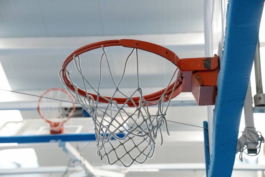 FIBA priva a Rusia y Bielorrusia de torneos clasificatorios de básquet a París 2024
