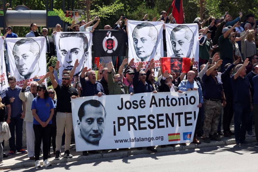 Exhuman a Primo de Rivera en el mausoleo de Franco