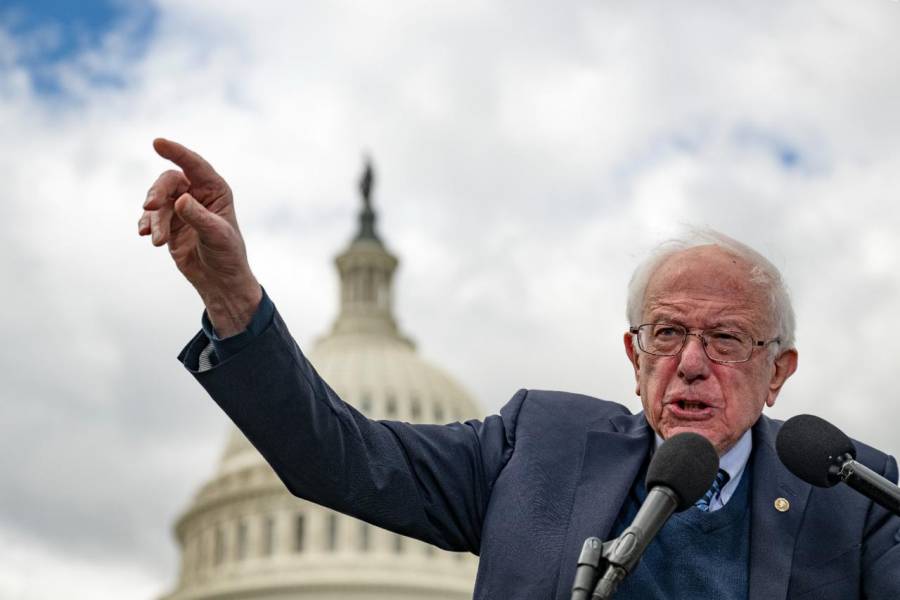 Senador Bernie Sanders busca subir el salario mínimo a USD 17 la hora en EEUU