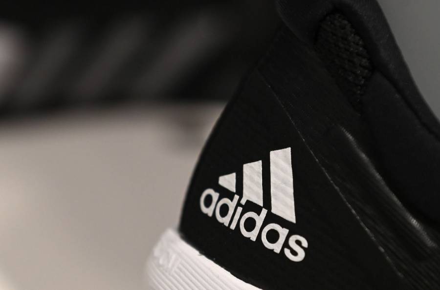Adidas sufrió pérdidas en el 1T, impactada por la ruptura con Kanye West