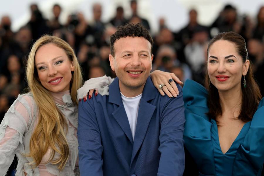 Escalante presenta en Cannes un cóctel de violencia, redes sociales y fama en México