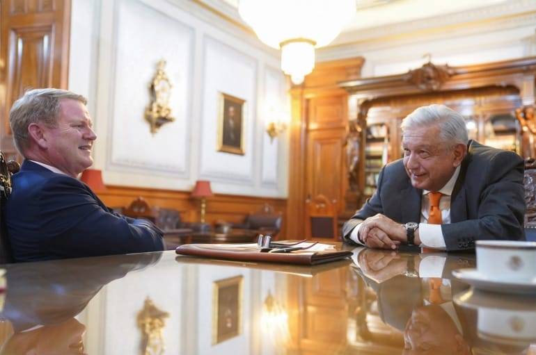 AMLO se re&uacute;ne con embajador de Canad&aacute;