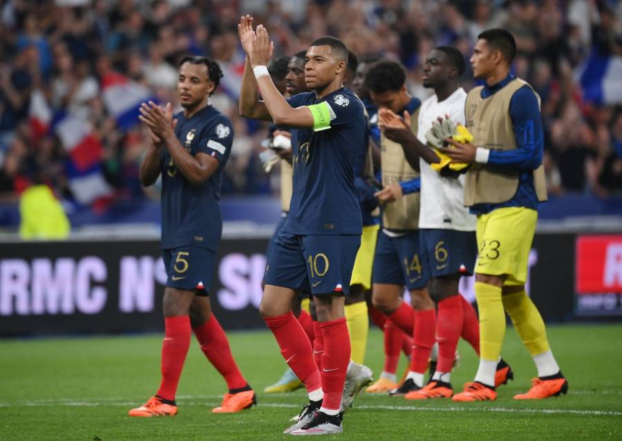 Mbapp&eacute; tumba a Grecia de penal y Francia enfila hacia la Eurocopa