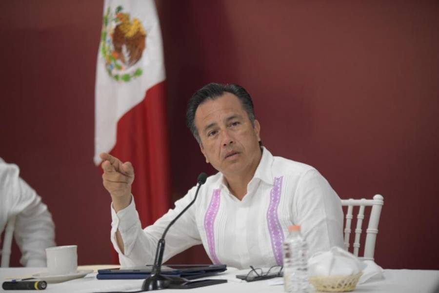Se har&aacute; efectivo el aumento salarial a docentes en Veracruz: Cuitl&aacute;huac Garc&iacute;a