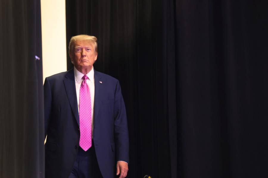 Publican audios de Trump hablando de documentos secretos en su poder