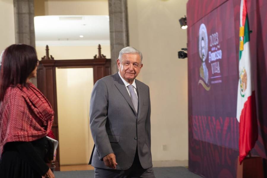 Especie de consejo someti&oacute; a PRI y PAN, por eso se dio desbandada: L&oacute;pez Obrador