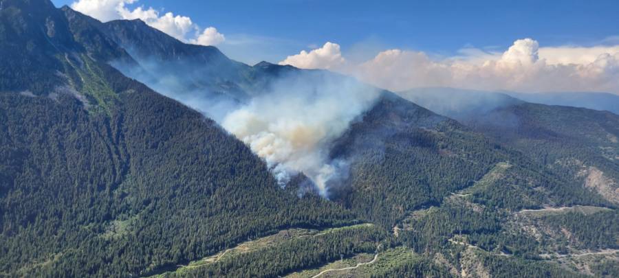 Muere un segundo bombero en Canadá en combate de incendios forestales