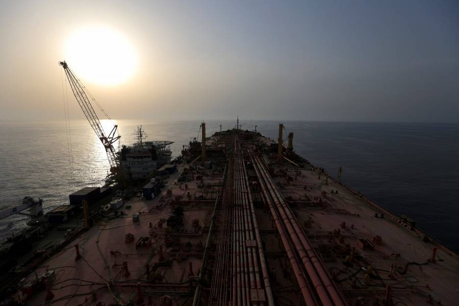 Un buque de la ONU llega para evitar marea negra en Yemen
