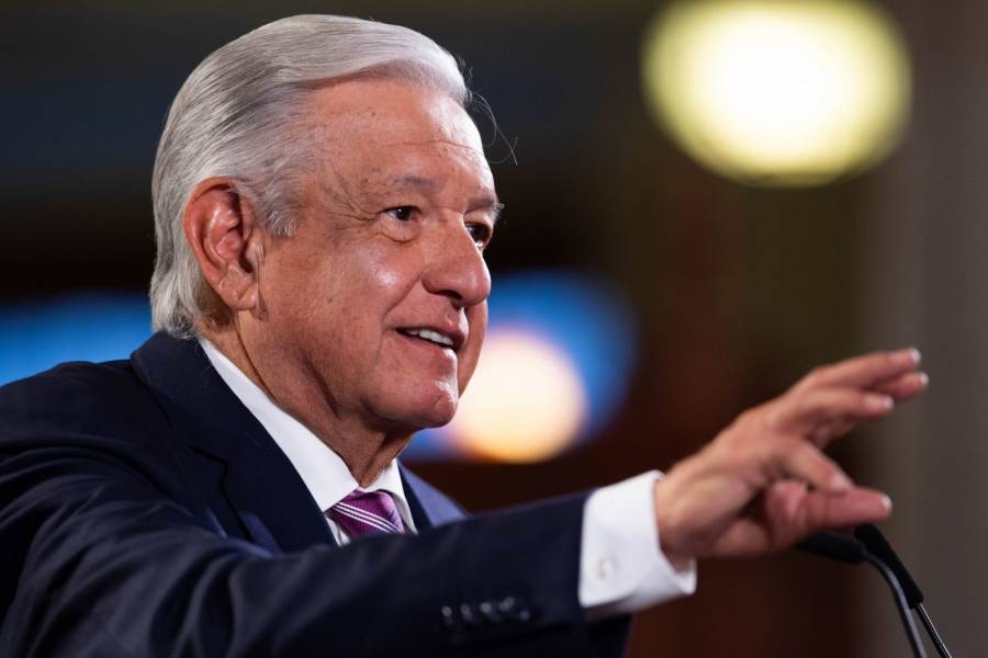 AMLO protestará, con carta, por no poder denunciar al abogado de García Luna