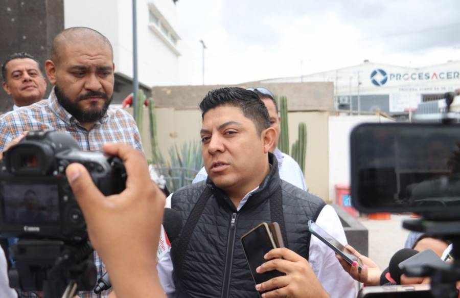 En diciembre funcionarios que quieran participar en elecciones deber&aacute;n dejar su cargo: RGC
