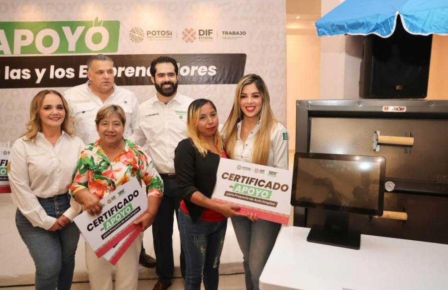 Gobierno de SLP fortalece autoempleo con entrega de maquinaria y herramientas