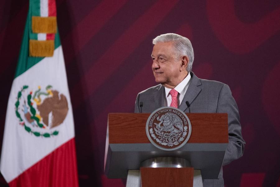 AMLO pide que le expliquen en qué consistió su presunta violencia de género contra Xóchitl