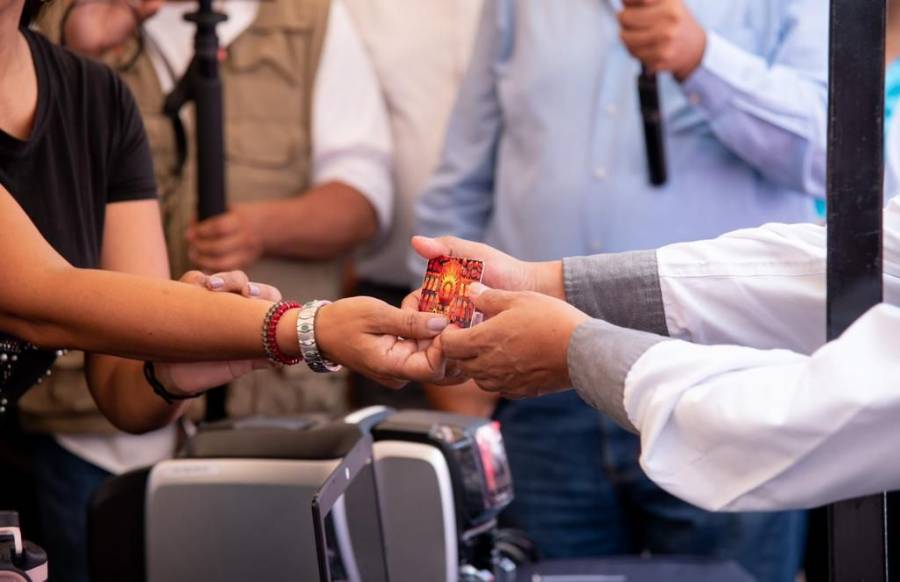 Impulsan comercios locales mediante tarjetas con descuentos en Córdoba, Veracruz