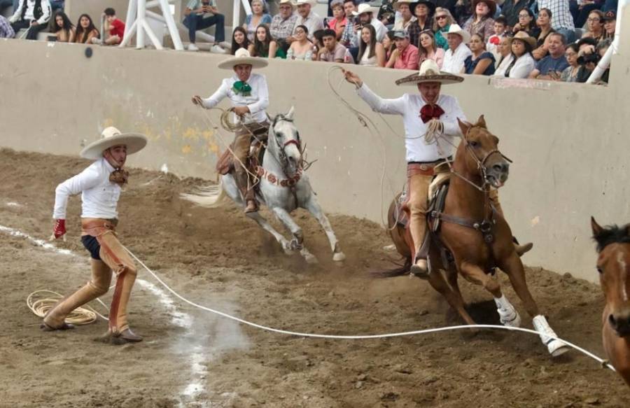 Gran espect&aacute;culo de charrer&iacute;a en el Lienzo Hermoso Cari&ntilde;o