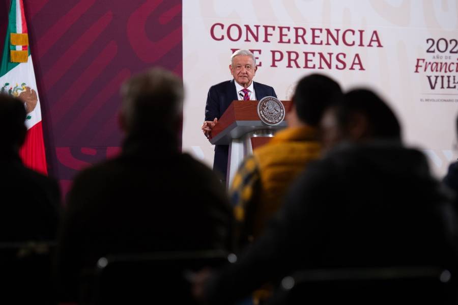 AMLO critica pol&iacute;tica de apoyo a migrantes y j&oacute;venes en EU