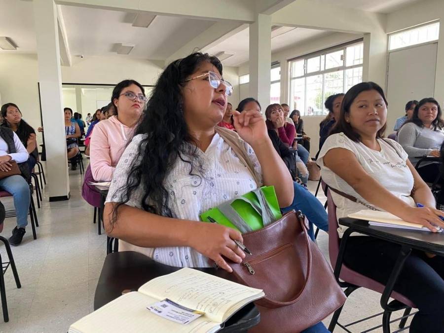 DIF Tec&aacute;mac da curso de manejo y de Reglamento de Tr&aacute;nsito a 250 mujeres