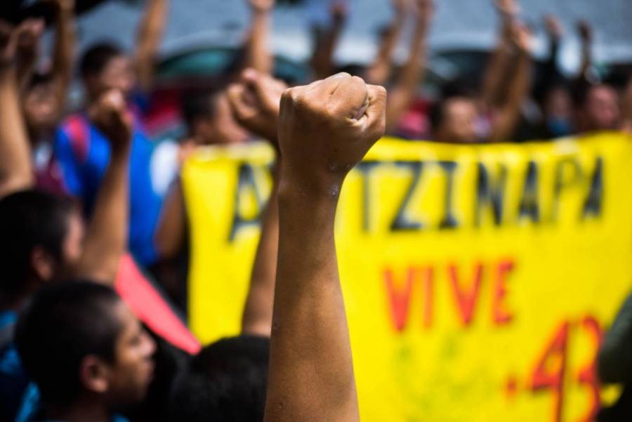 AMLO rechaza que el Ejército tenga información reservada sobre el caso Ayotzinapa